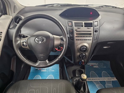 Toyota Yaris 1.0 5 porte (7)