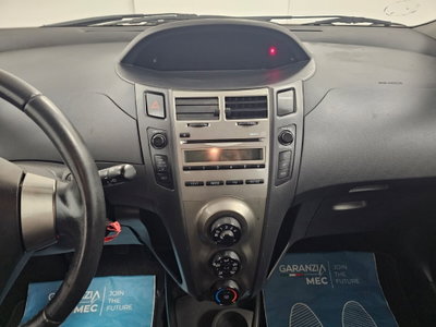 Toyota Yaris 1.0 5 porte (9)