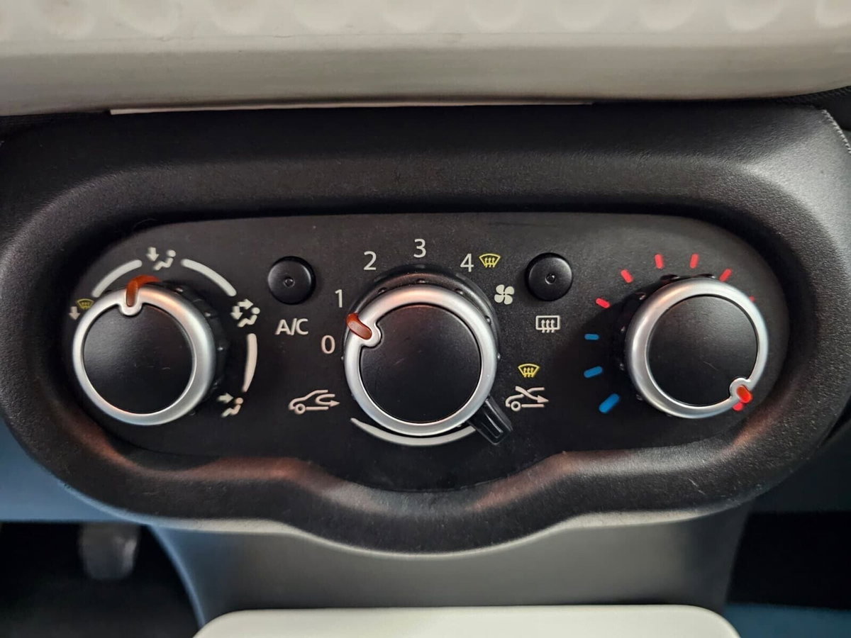 Renault Twingo SCe Life (11)