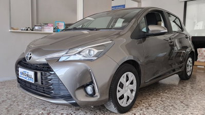 Toyota Yaris 1.0 5 porte Lounge usata