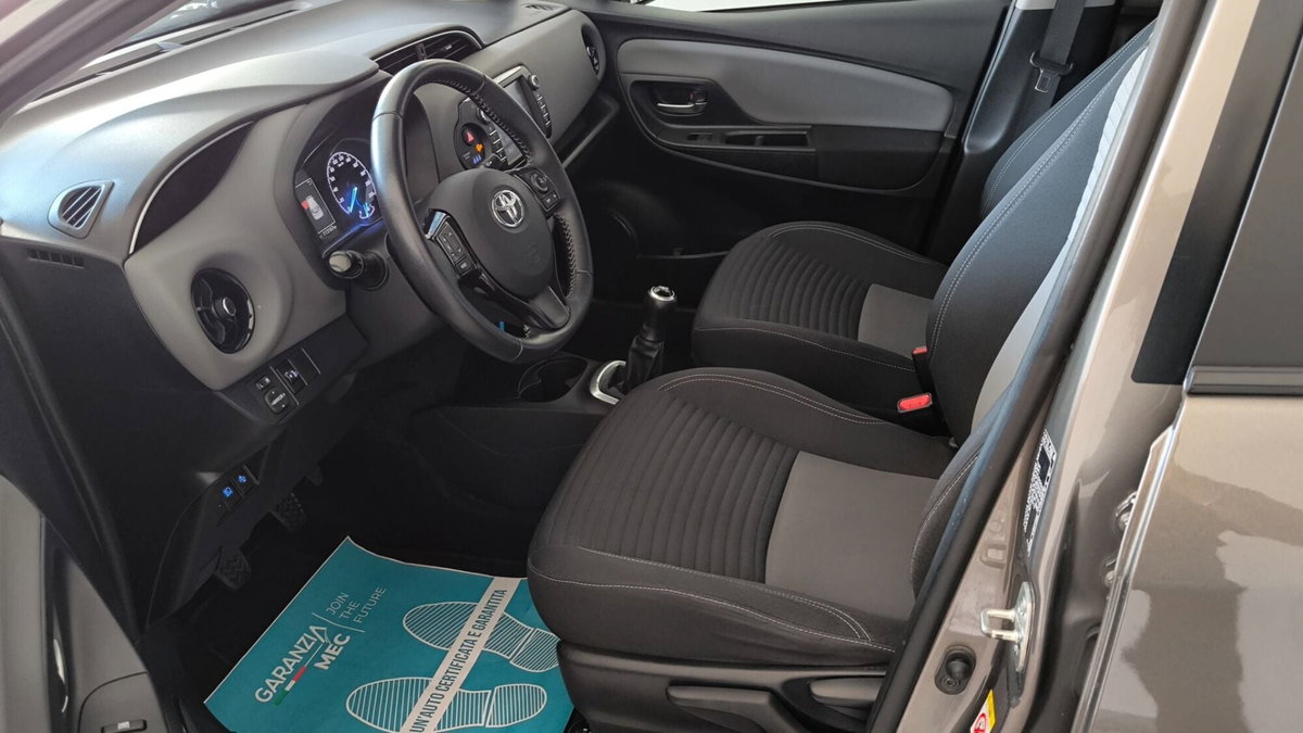 Toyota Yaris 1.0 5 porte Lounge (13)