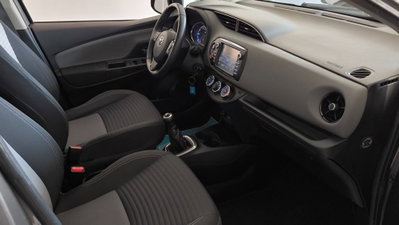 Toyota Yaris 1.0 5 porte Lounge (19)