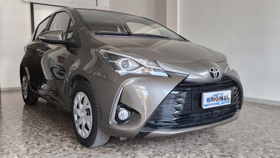 Toyota Yaris 1.0 5 porte Lounge (5)
