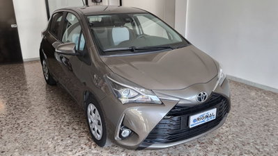 Toyota Yaris 1.0 5 porte Lounge (6)