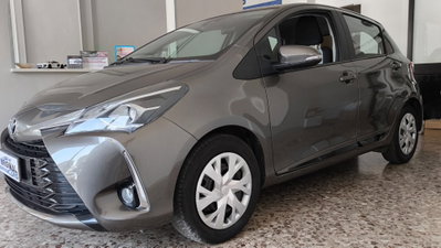 Toyota Yaris 1.0 5 porte Lounge (7)