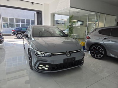 Volkswagen Golf 2.0 tsi GTI MT Ultimate 245cv (2)