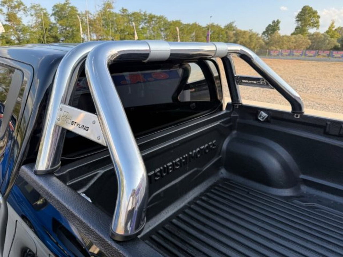 Mitsubishi L200 2.3 D Double Cab 4x4 Hurricane (9)