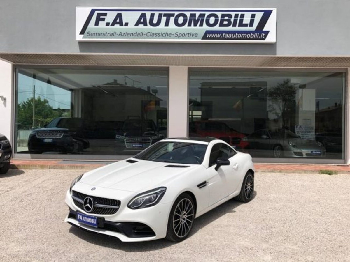 Mercedes-Benz SLC 200 AMG line (11)