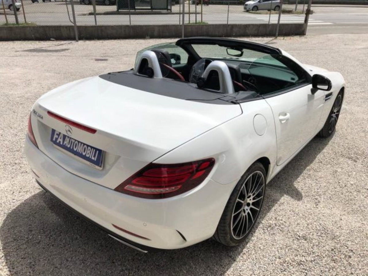 Mercedes-Benz SLC 200 AMG line (12)
