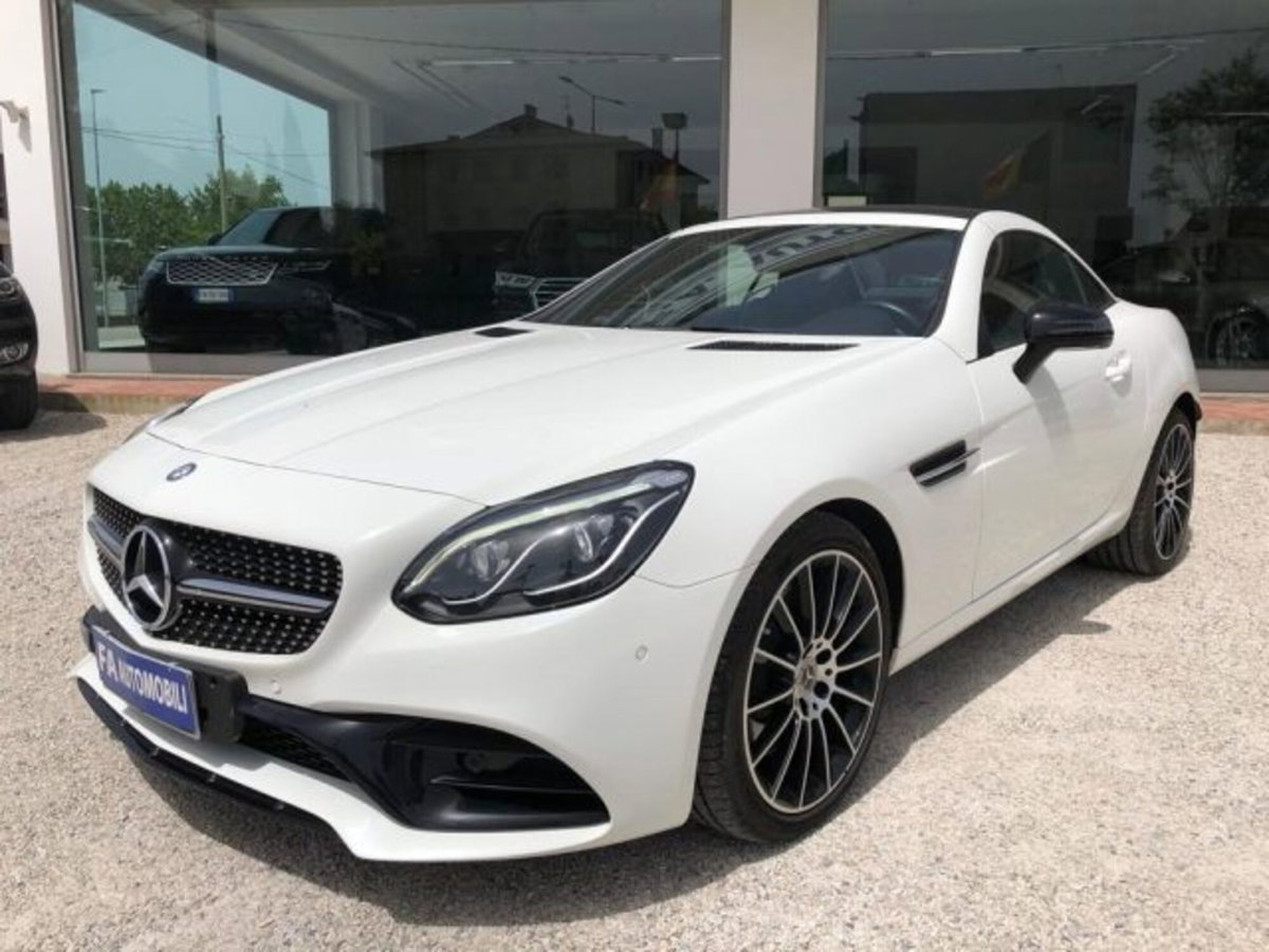 Mercedes-Benz SLC 200 AMG line (2)