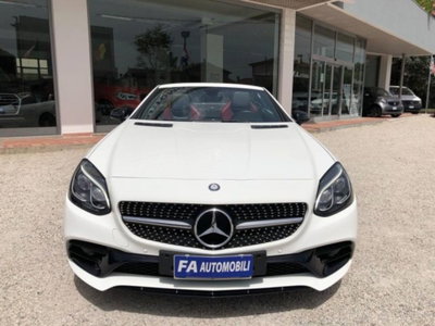 Mercedes-Benz SLC 200 AMG line (3)