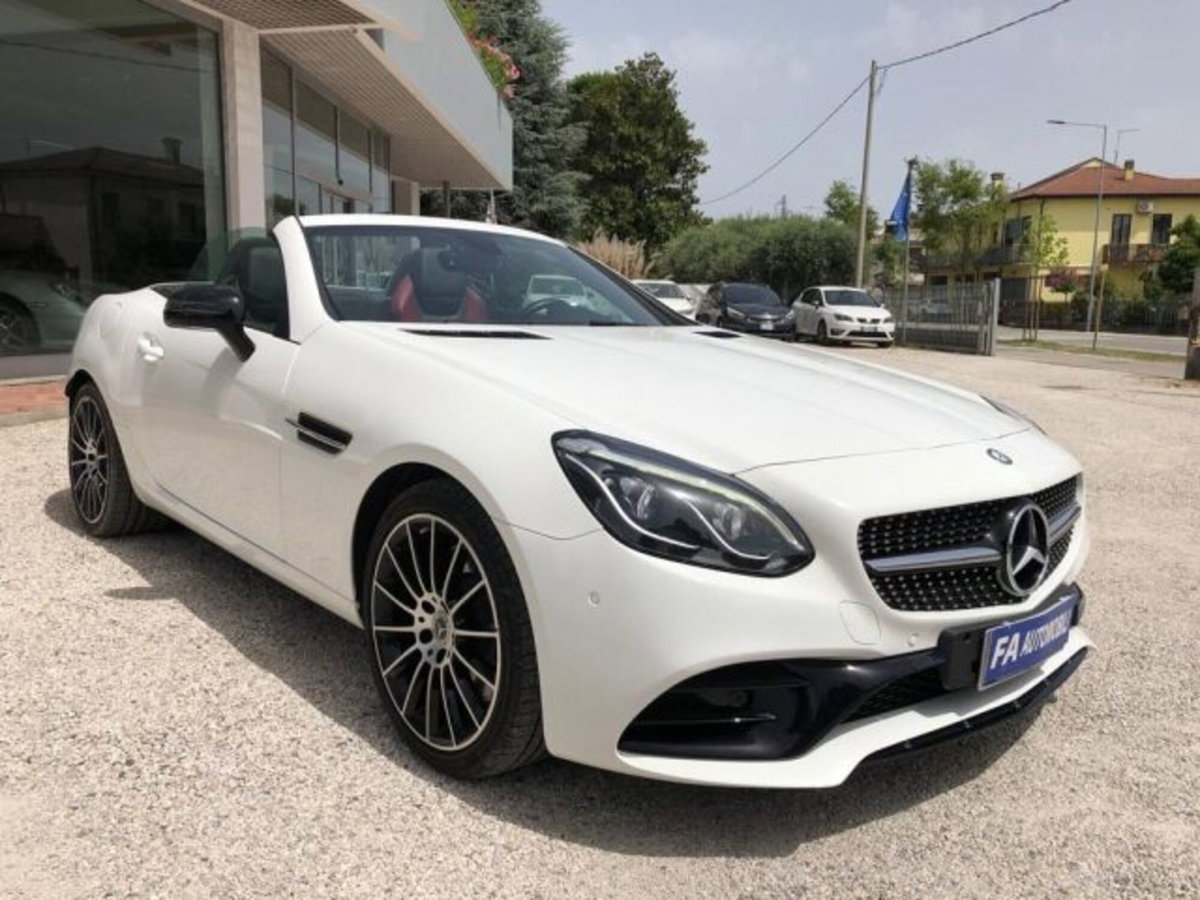 Mercedes-Benz SLC 200 AMG line (4)