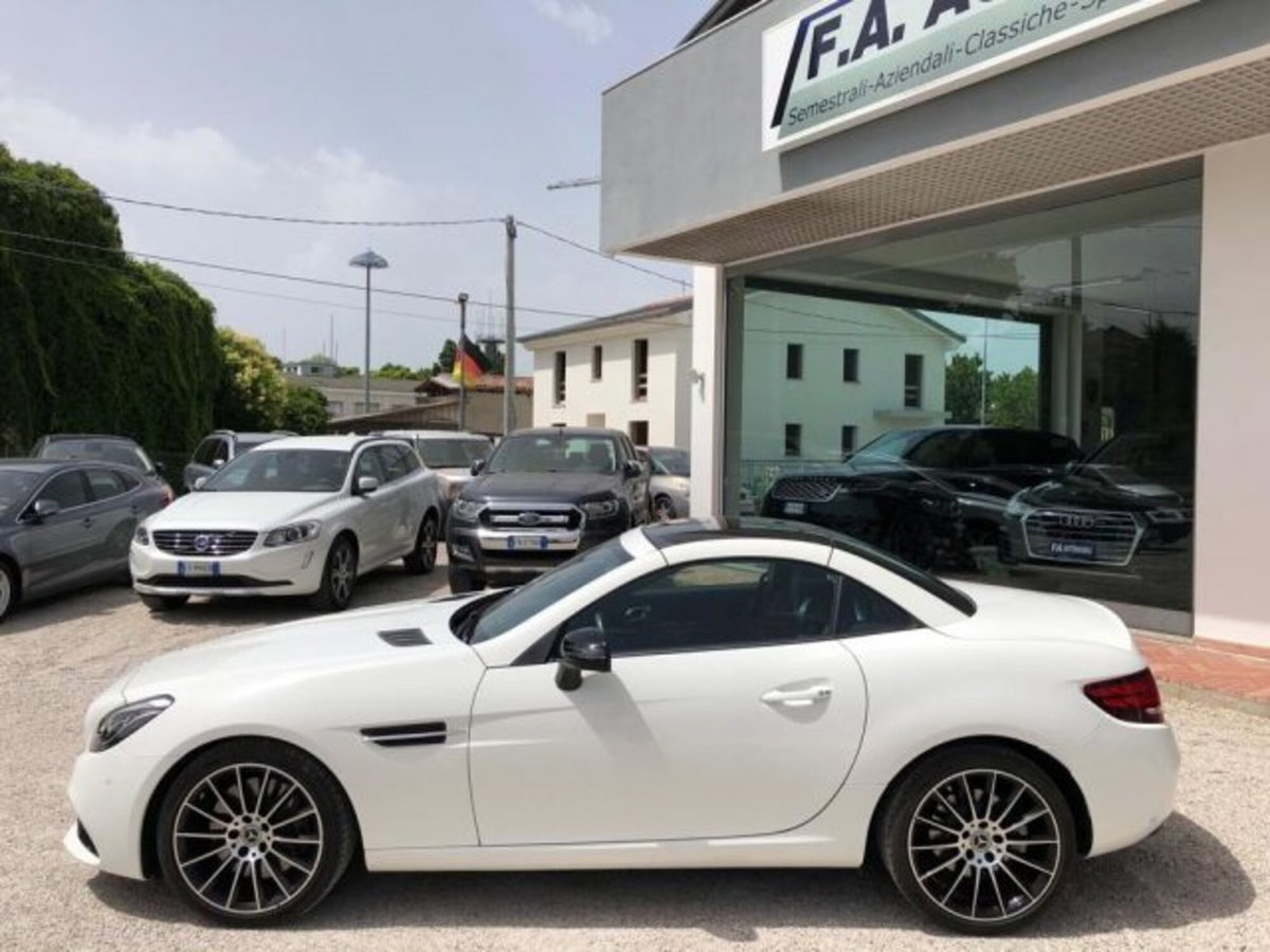 Mercedes-Benz SLC 200 AMG line (9)