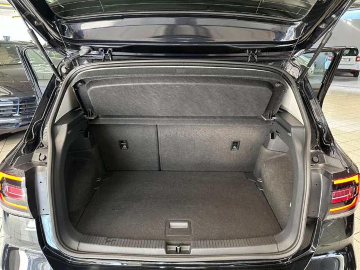 Volkswagen T-Cross 1.0 TSI Sport (15)