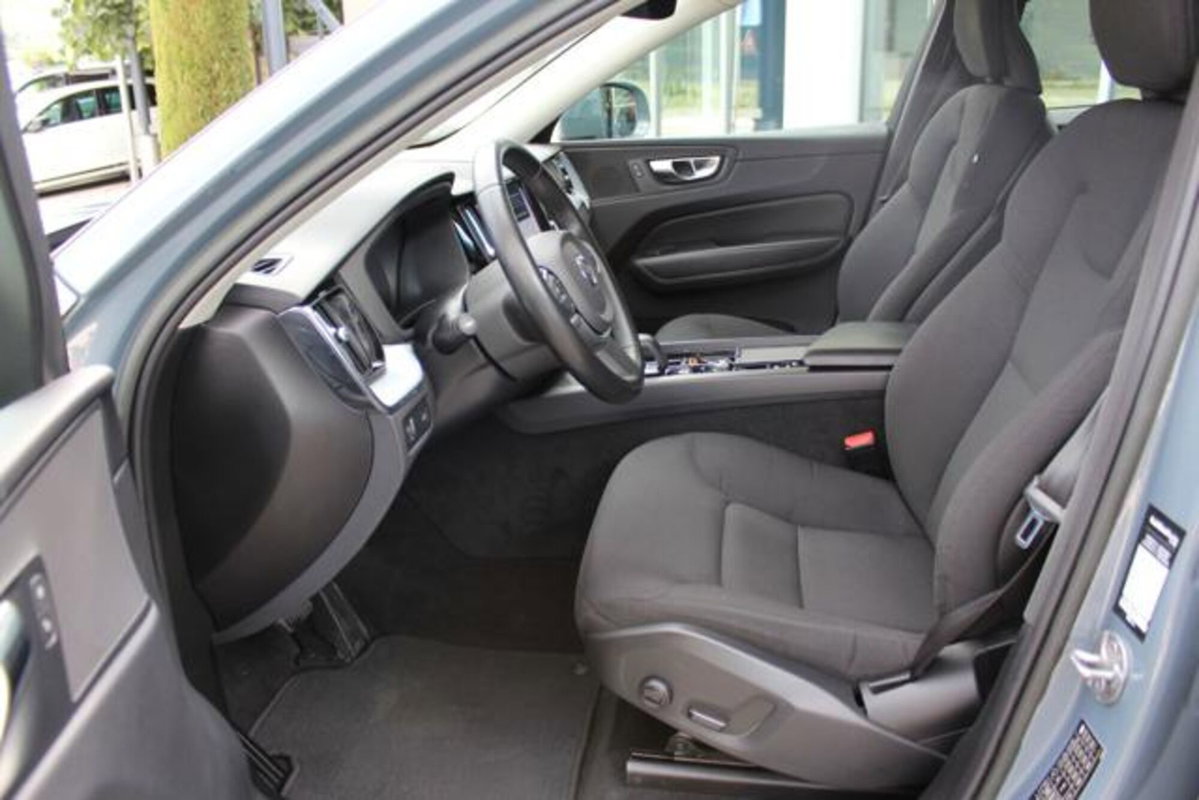 Volvo XC60 B4 (d) AWD automatico Ultimate Bright (7)