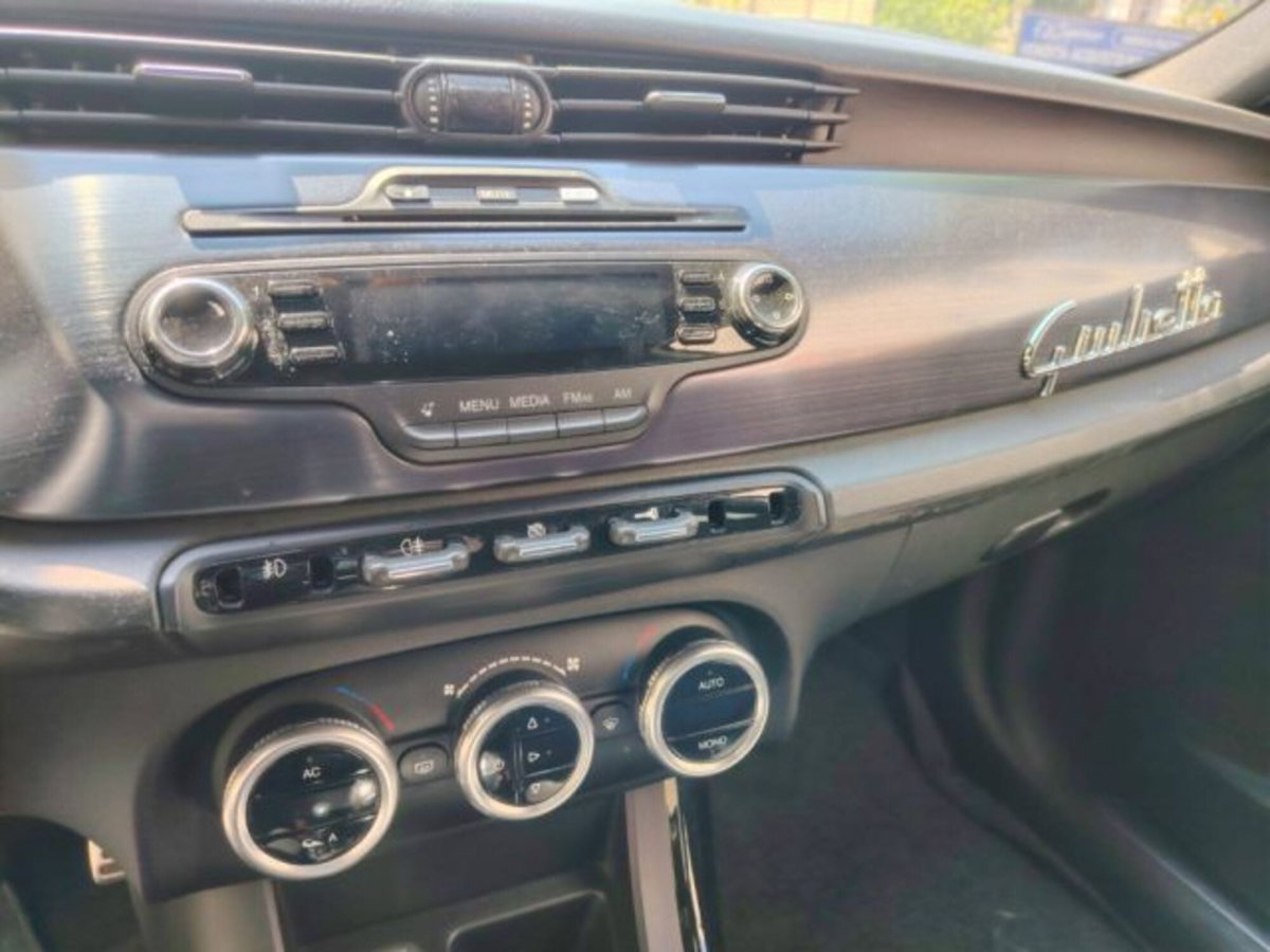 Alfa Romeo Giulietta 2.0 JTDm-2 Exclusive 140cv (13)