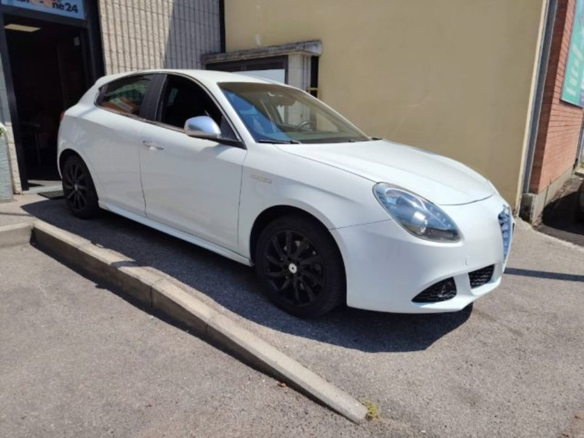 Alfa Romeo Giulietta 2.0 JTDm-2 Exclusive 140cv (8)