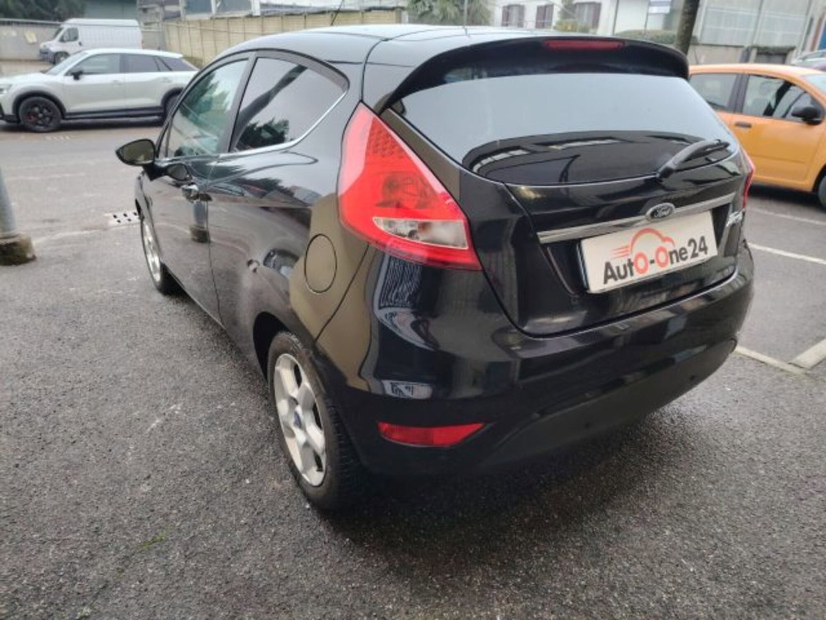 Ford Fiesta 1.4 TDCi 70CV 3 porte Titanium (6)