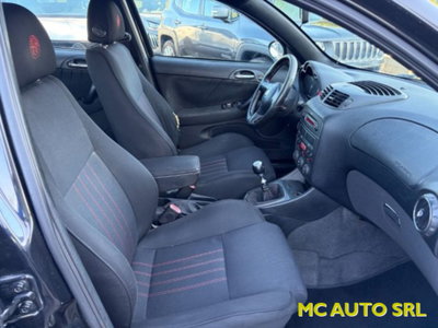 Alfa Romeo 147 1.9 JTD (120) 5 porte Distinctive (10)