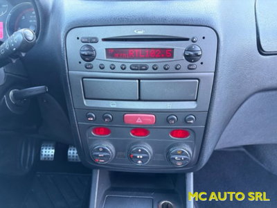 Alfa Romeo 147 1.9 JTD (120) 5 porte Distinctive (11)