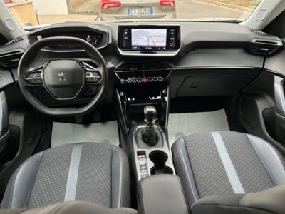 Peugeot 2008 BlueHDi 100 S&S Allure Navi Pack (16)