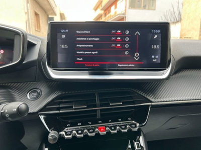 Peugeot 2008 BlueHDi 100 S&S Allure Navi Pack (17)
