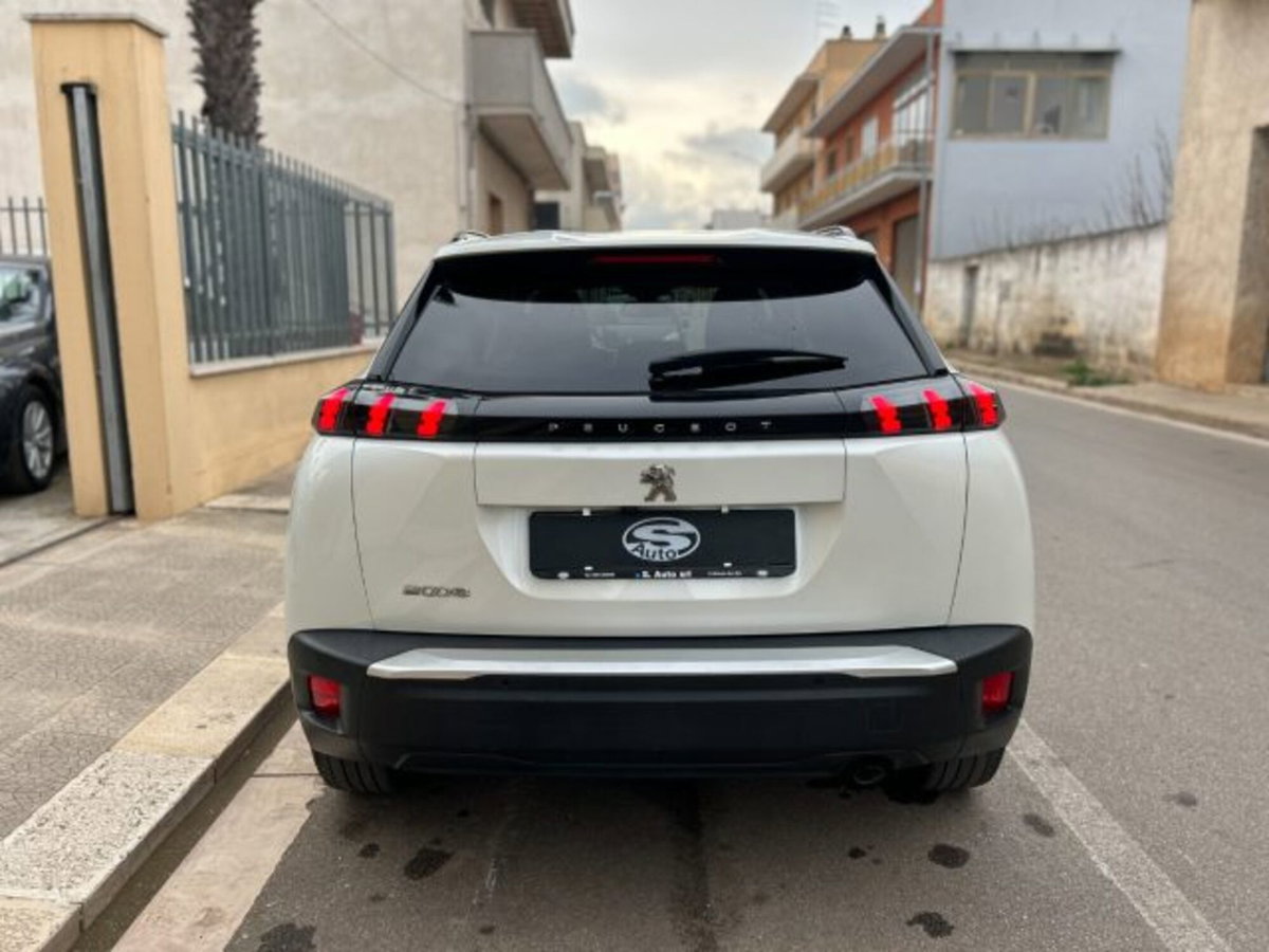 Peugeot 2008 BlueHDi 100 S&S Allure Navi Pack (5)