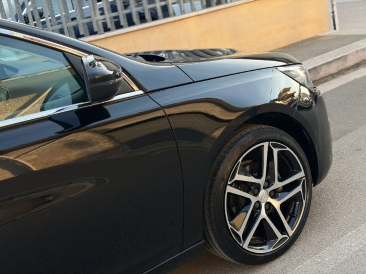 Peugeot 308 SW BlueHDi 120 S&S EAT6 GT Line (3)