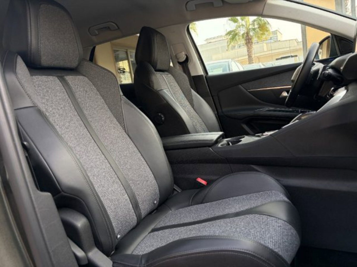 Peugeot 3008 BlueHDi 130 S&S EAT8 Allure Pack (9)