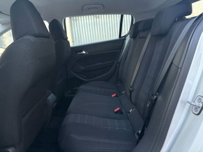 Peugeot 308 BlueHDi 120 S&S Allure (16)