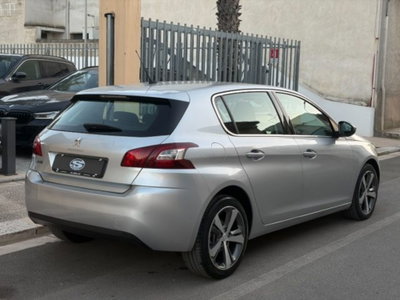 Peugeot 308 BlueHDi 120 S&S Allure (3)