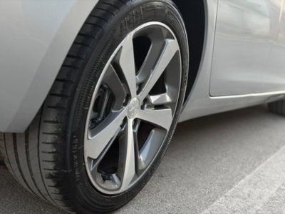 Peugeot 308 BlueHDi 120 S&S Allure (4)