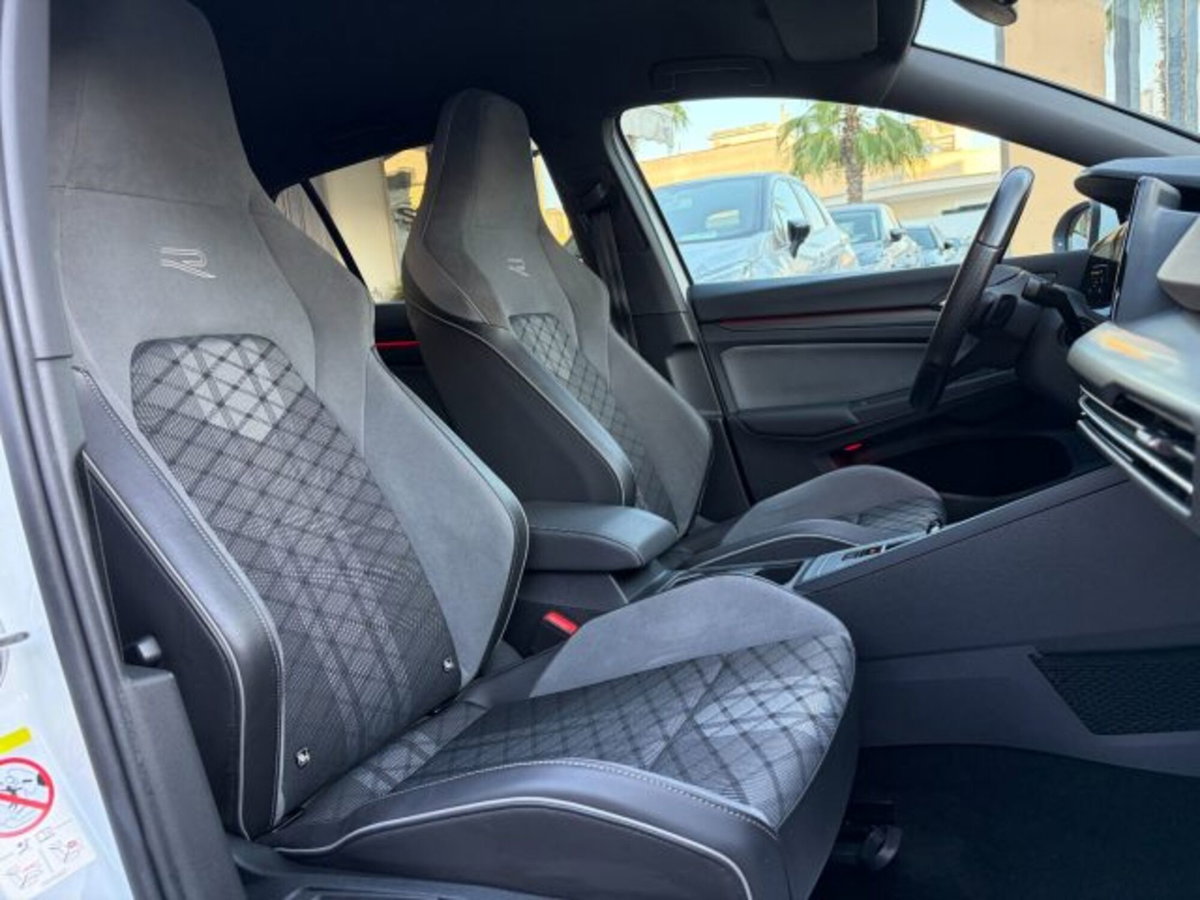 Volkswagen Golf 2.0 TDI 150 CV SCR R-Line (10)