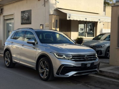 Volkswagen Tiguan 2.0 tdi R-Line 150cv dsg usata