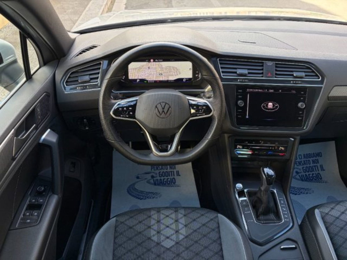 Volkswagen Tiguan 2.0 tdi R-Line 150cv dsg (18)