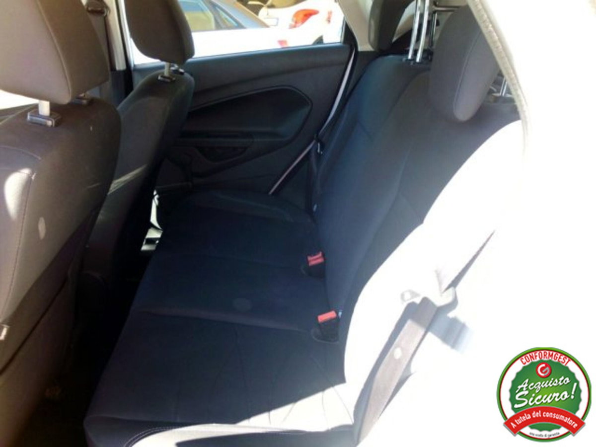 Ford Fiesta 1.5 TDCi 75CV 5 porte (10)