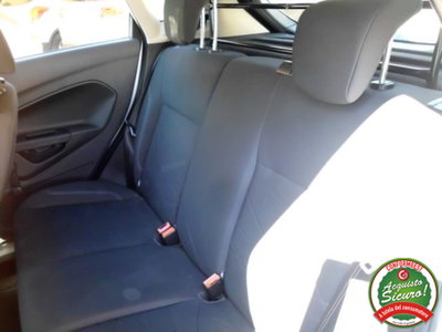 Ford Fiesta 1.5 TDCi 75CV 5 porte (12)