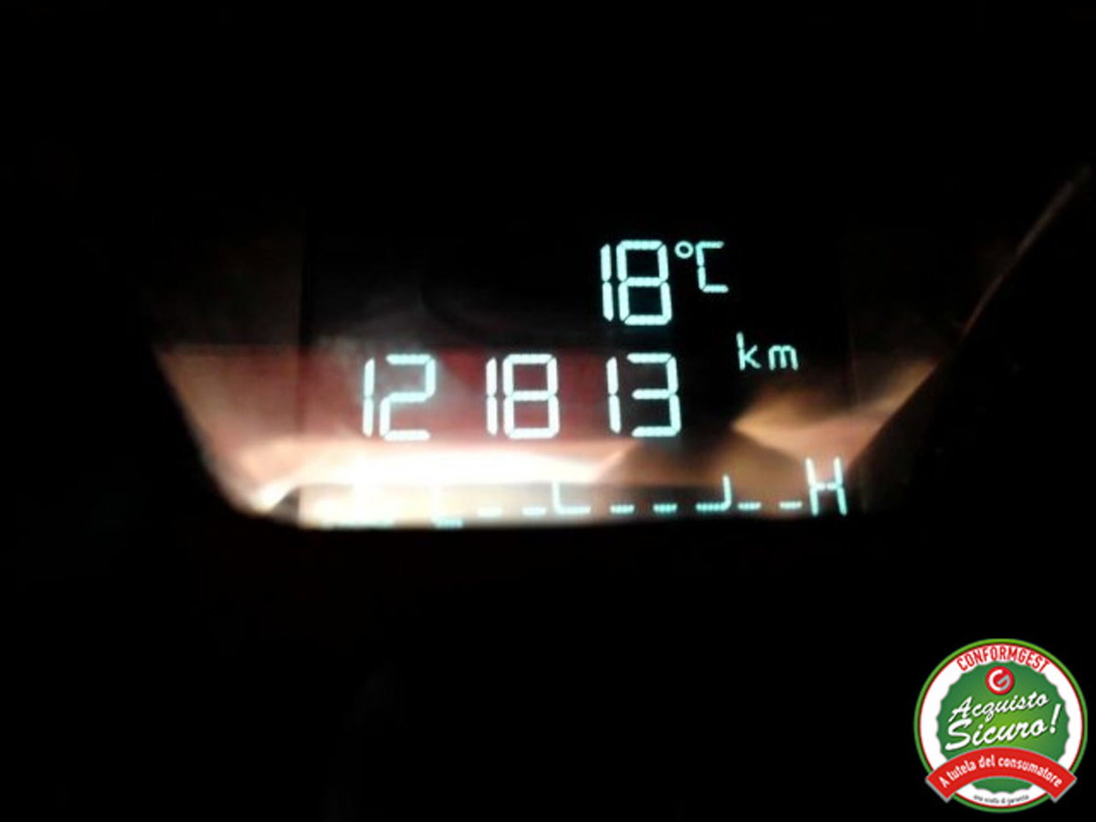 Ford Fiesta 1.5 TDCi 75CV 5 porte (18)