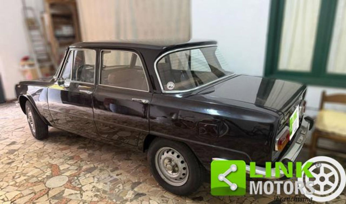 Alfa Romeo Giulia 2.0 Turbo 200 CV AT8 Super (4)