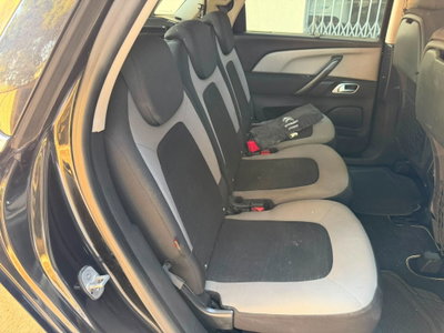 Citroen C4 Picasso 1.6 e-HDi 115 Exclusive (8)