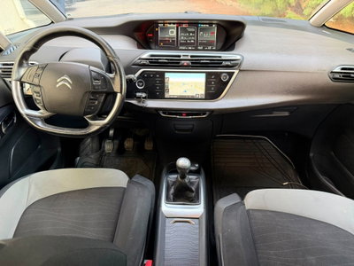Citroen C4 Picasso 1.6 e-HDi 115 Exclusive (9)