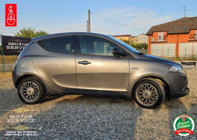Lancia Ypsilon 1.2 69 CV 5 porte Platinum (6)