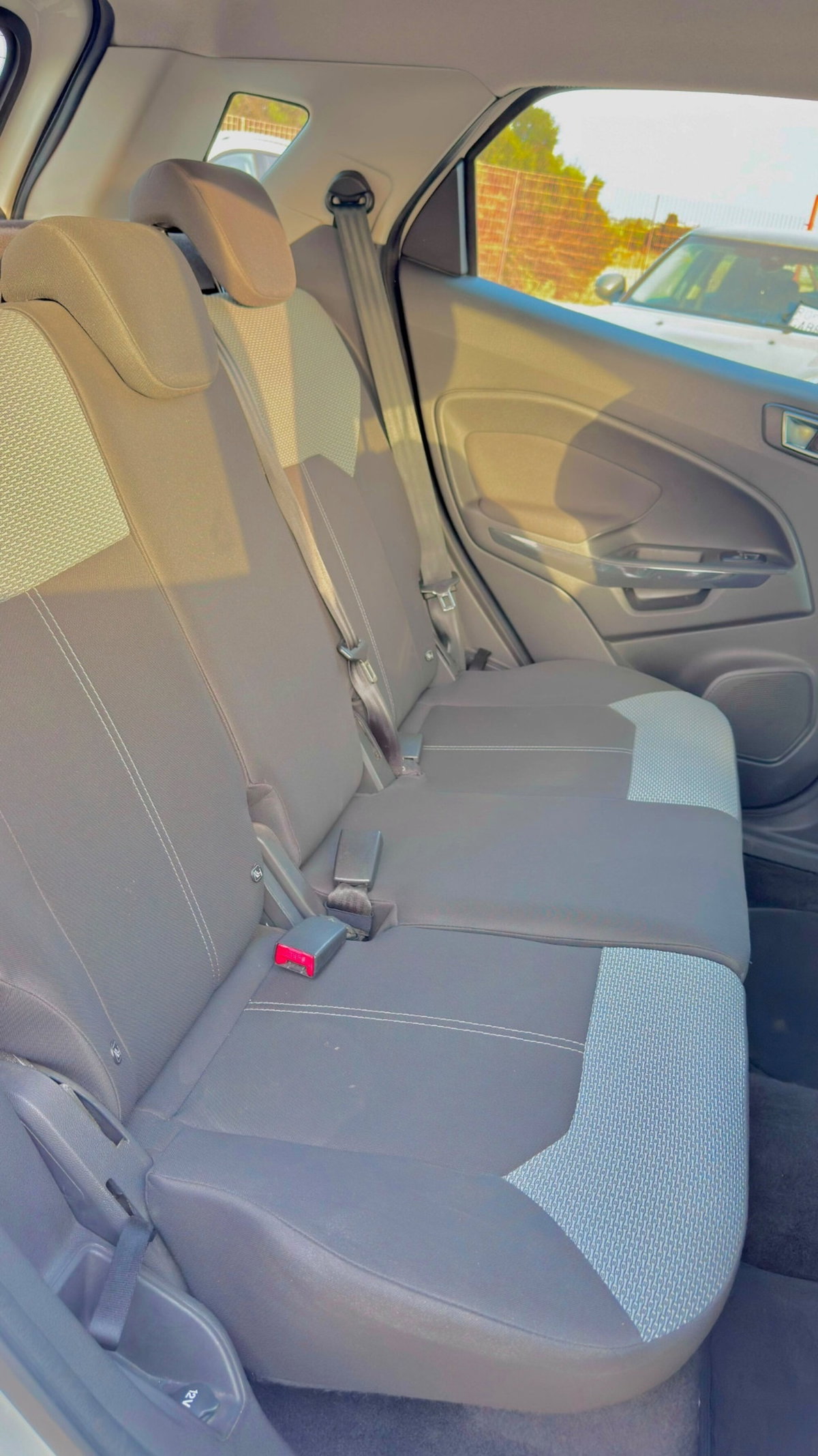 Ford EcoSport 1.5 TDCi 95 CV Titanium S (12)