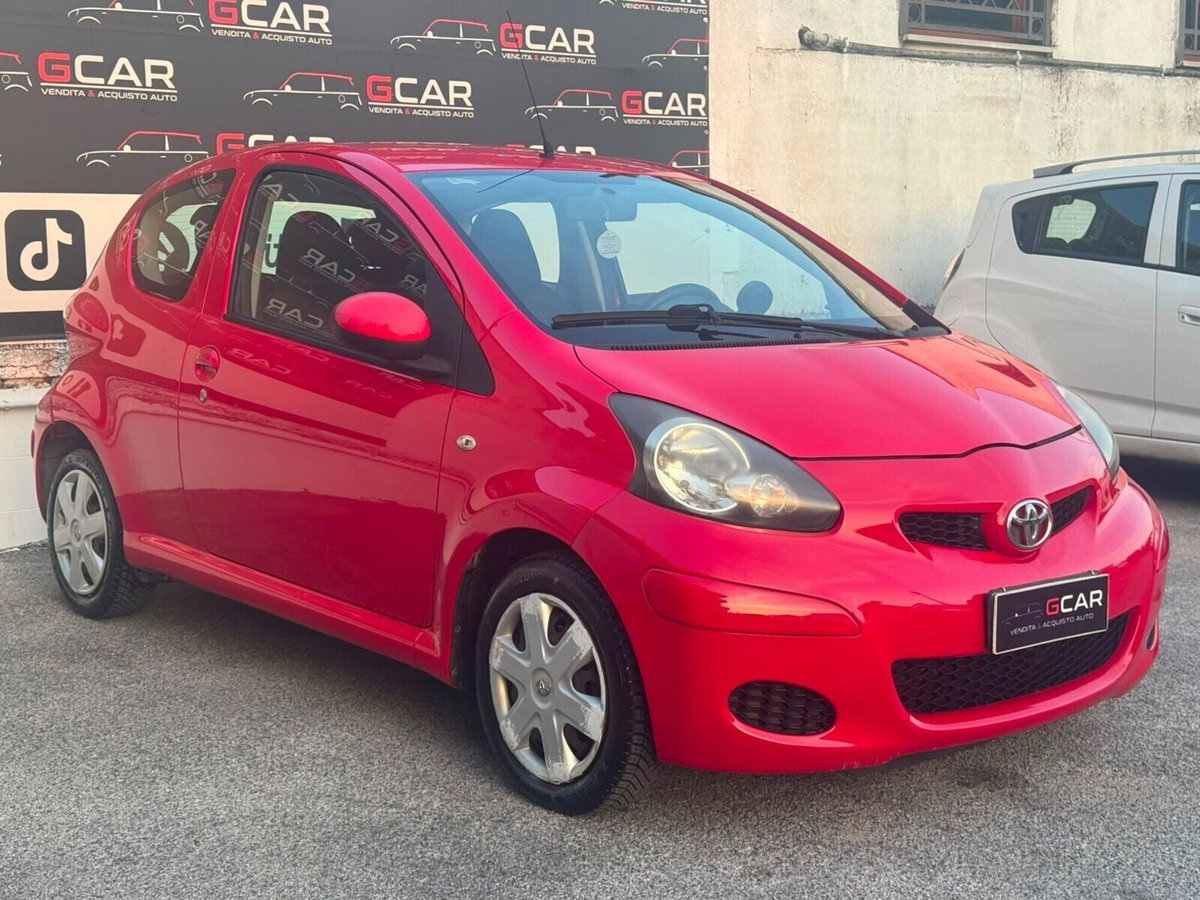 Toyota Aygo 1.0 12V VVT-i 3 porte Sol (2)