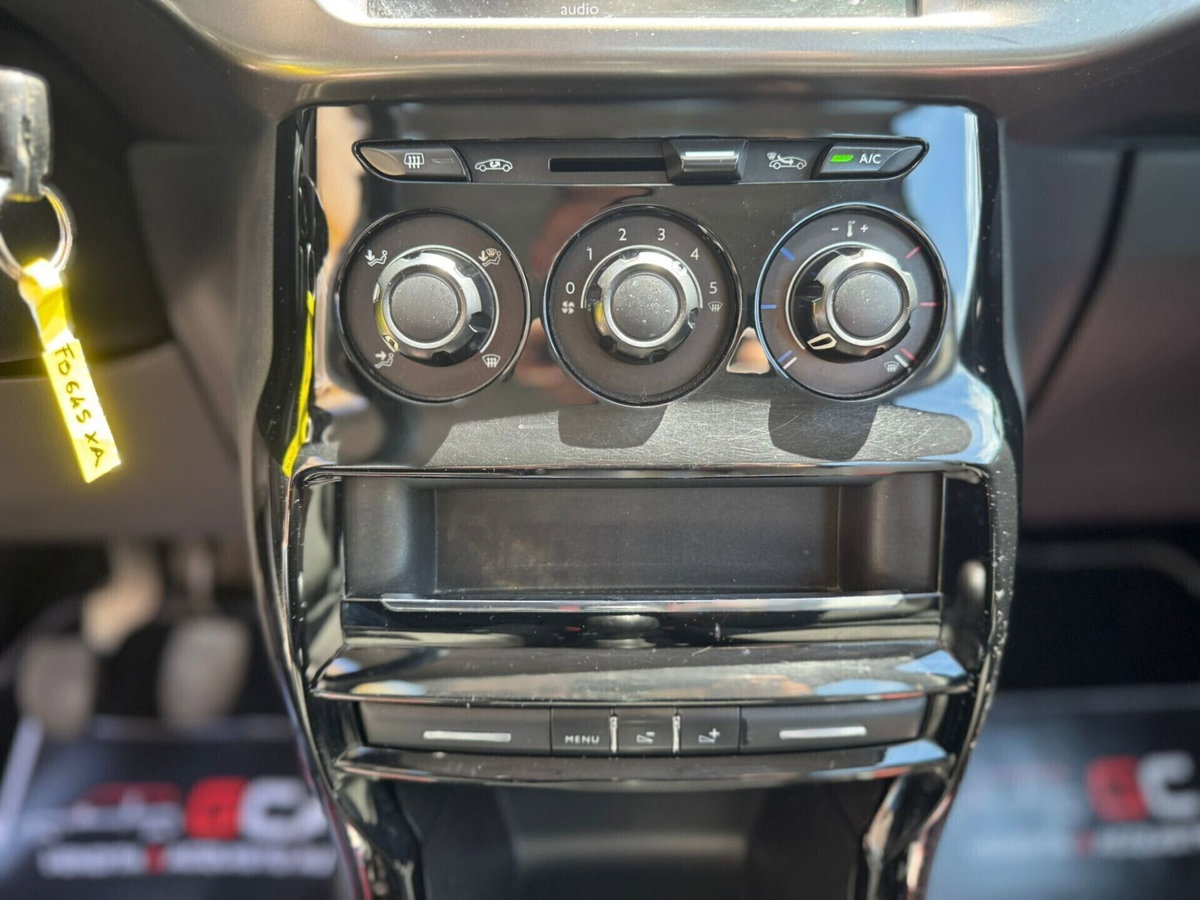 Citroen C3 PureTech 82 Exclusive (13)