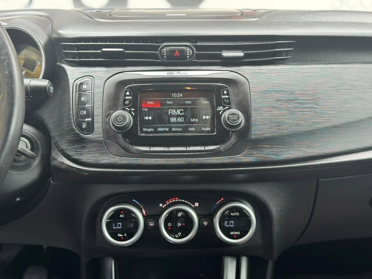 Alfa Romeo Giulietta 1.6 JTDm Ti 120cv (9)
