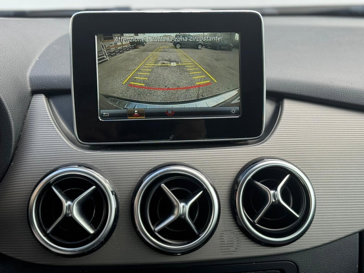Mercedes-Benz Classe B 160 d Premium (12)