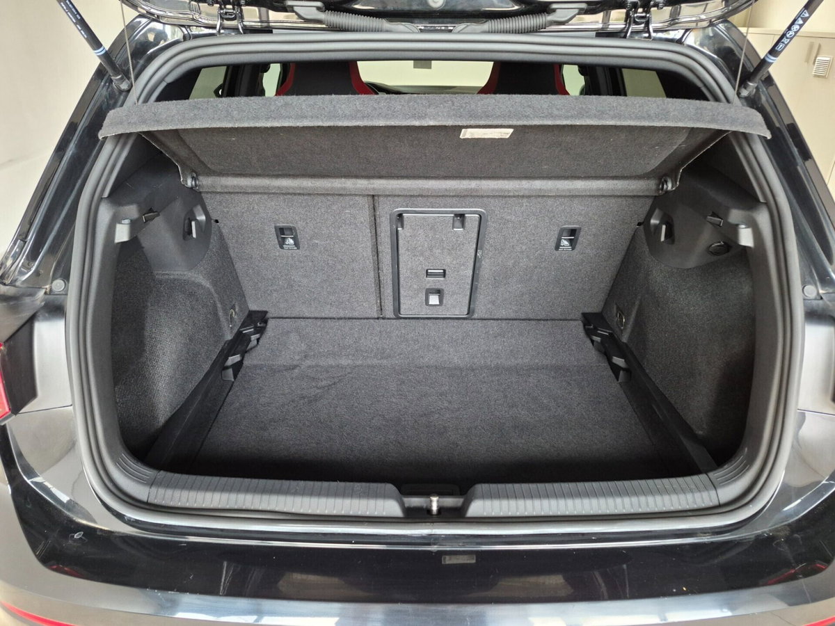 Volkswagen Golf 2.0 TSI GTI DSG (13)