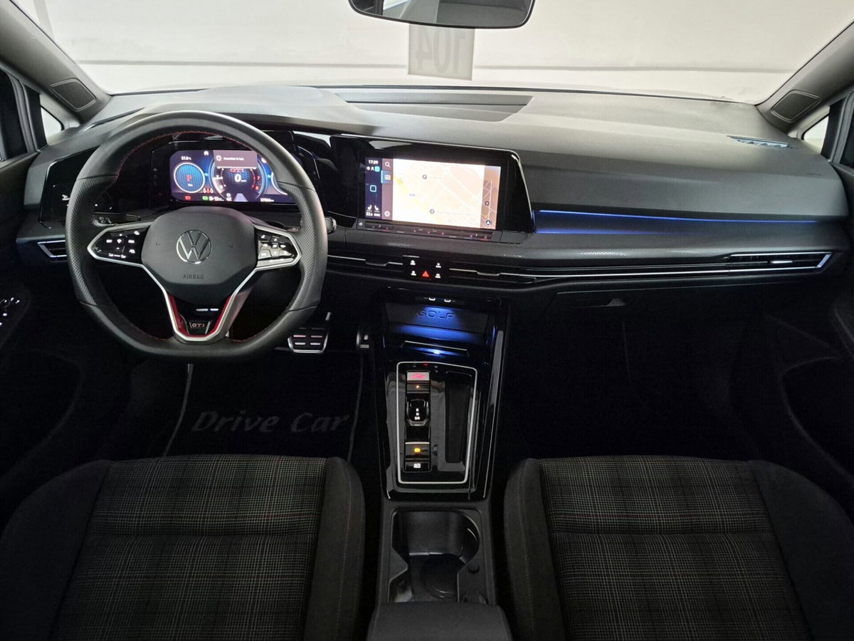 Volkswagen Golf 2.0 TSI GTI DSG (2)
