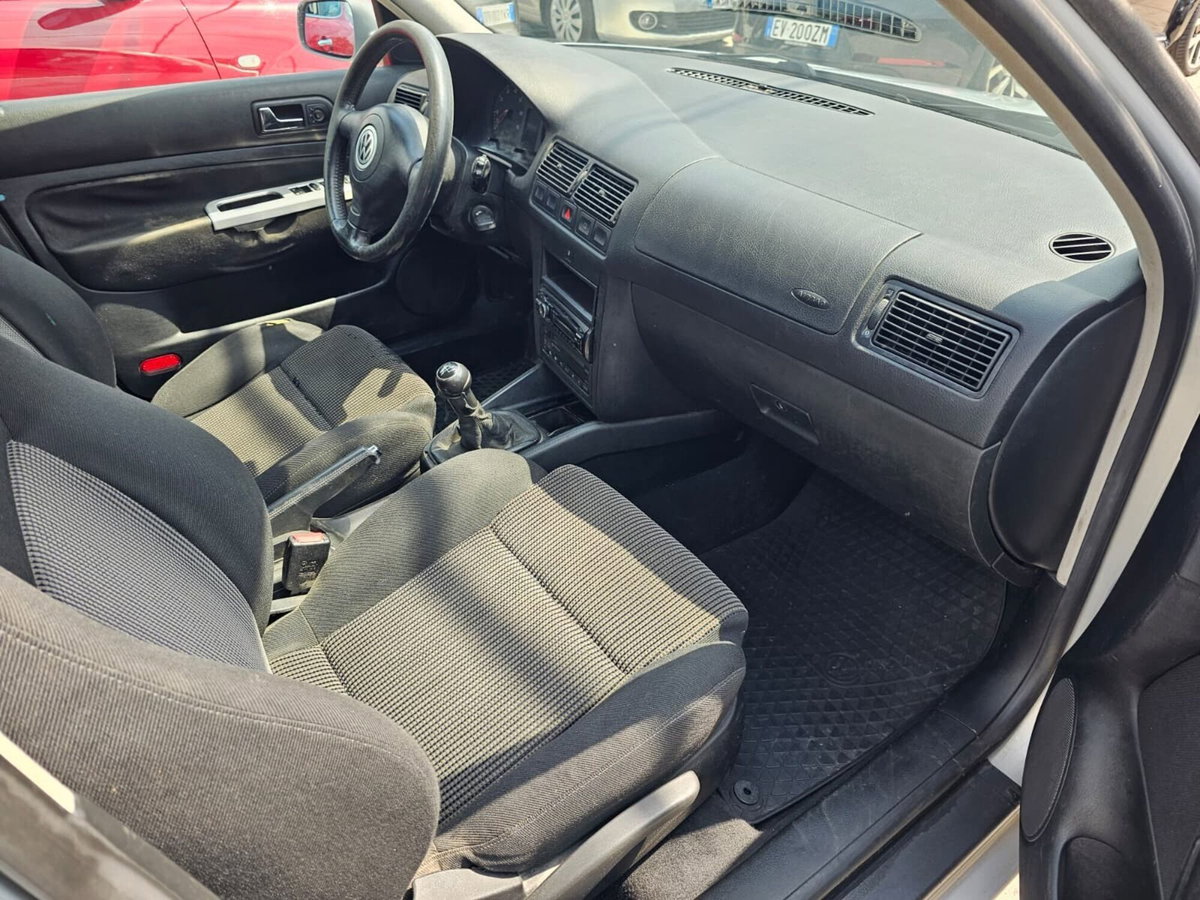 Volkswagen Golf 1.6 5p. Comfortline (13)
